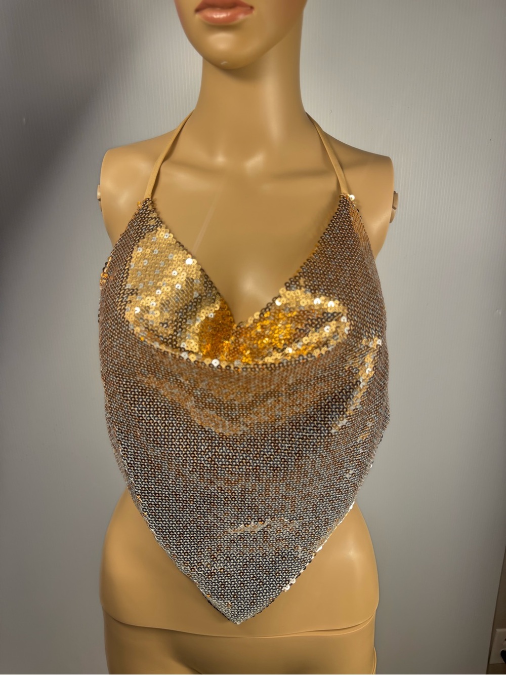 AKIRA Gold Sequin Chainmail Halter Top – NWT - Picture 3 of 5